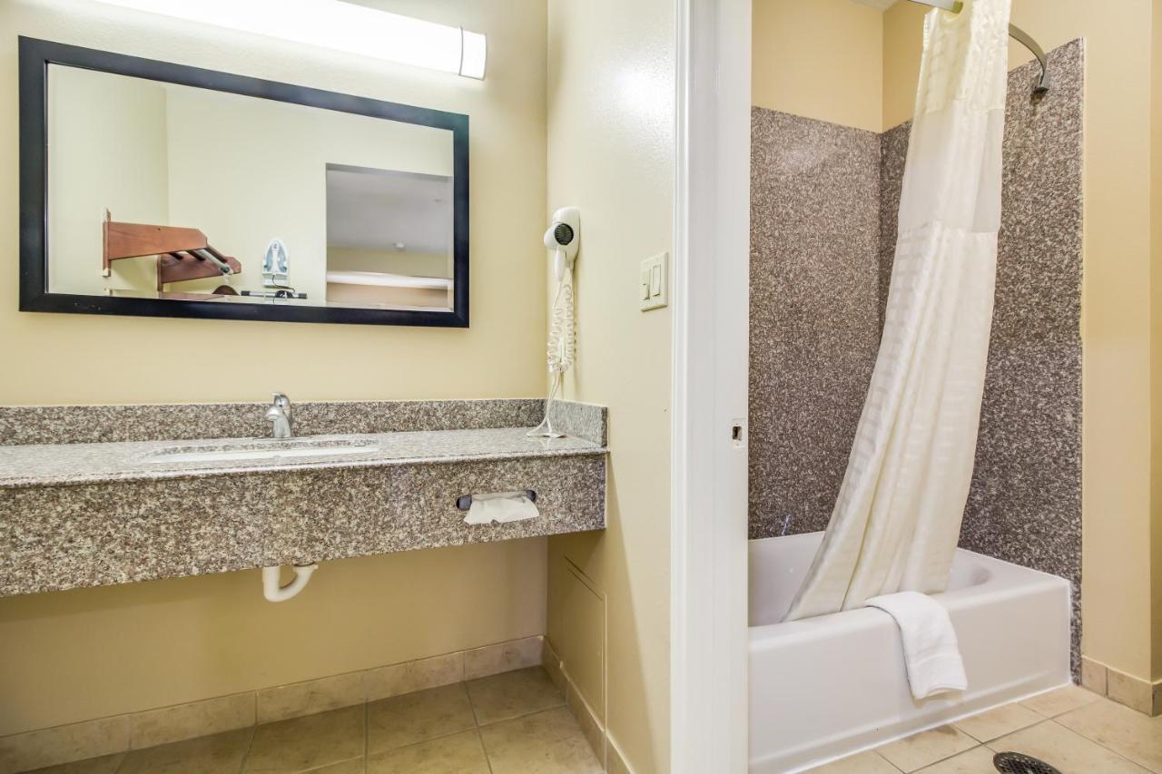 Americas Best Value Inn&Suites Tomball Exterior foto